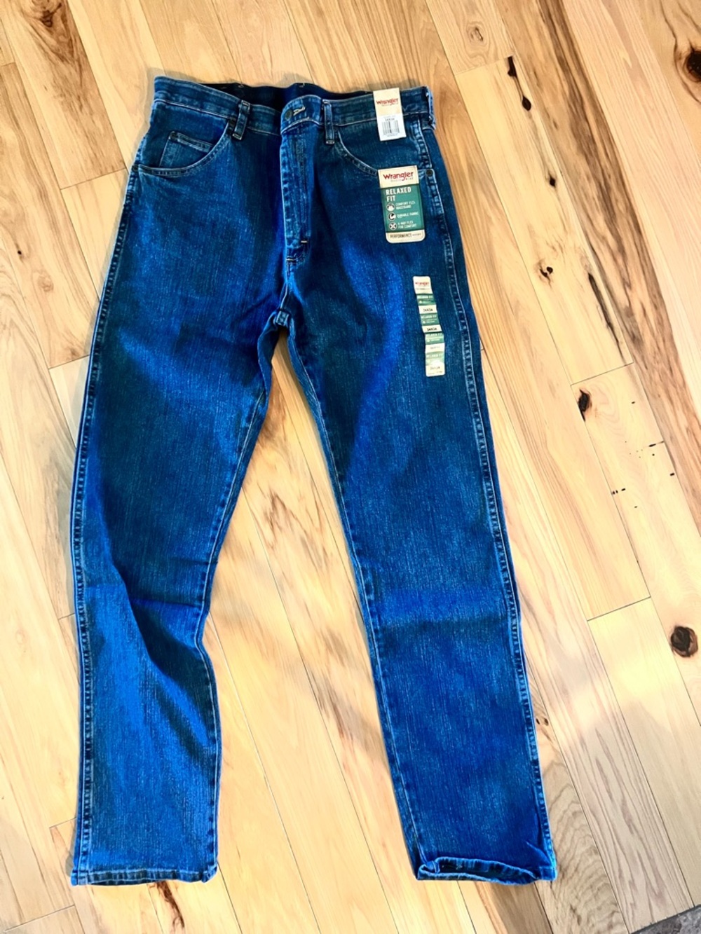 Wrangler Men's Dark Blue Relaxed Fit Jeans